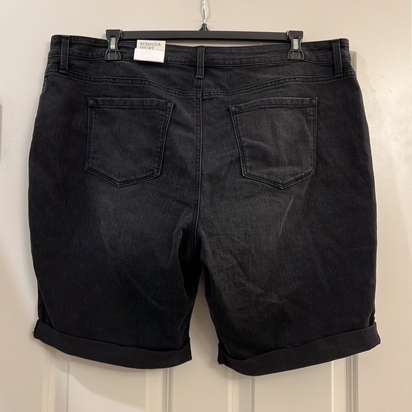 Style & Co ladies Bermuda jean shorts - Picture 3 of 9